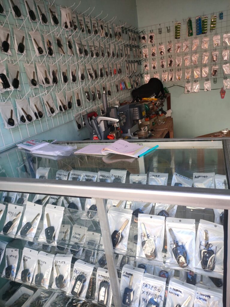 Ahli kunci Mobil Semarang Tengah2