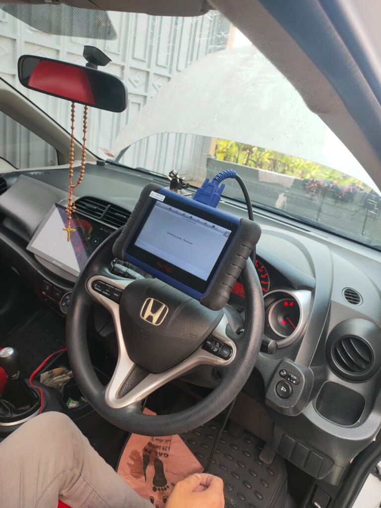 Ahli kunci Mobil Semarang Tengah4
