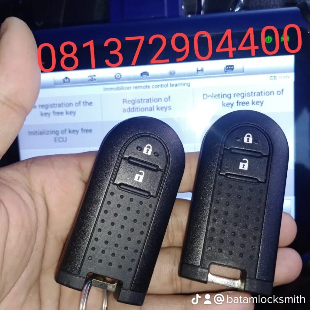 f5de9777-f917-47fe-914c-ad8b279a5b1d-1024x1024