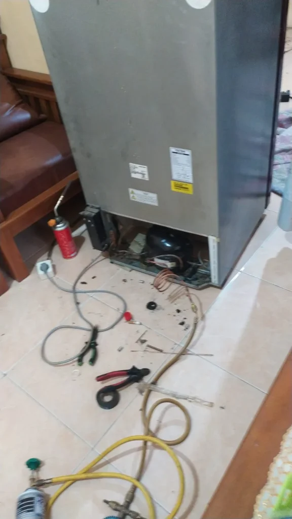 Ahli Service Kulkas Profesional