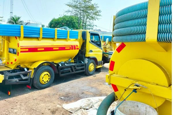 Mesin Vakum Sedot WC baru